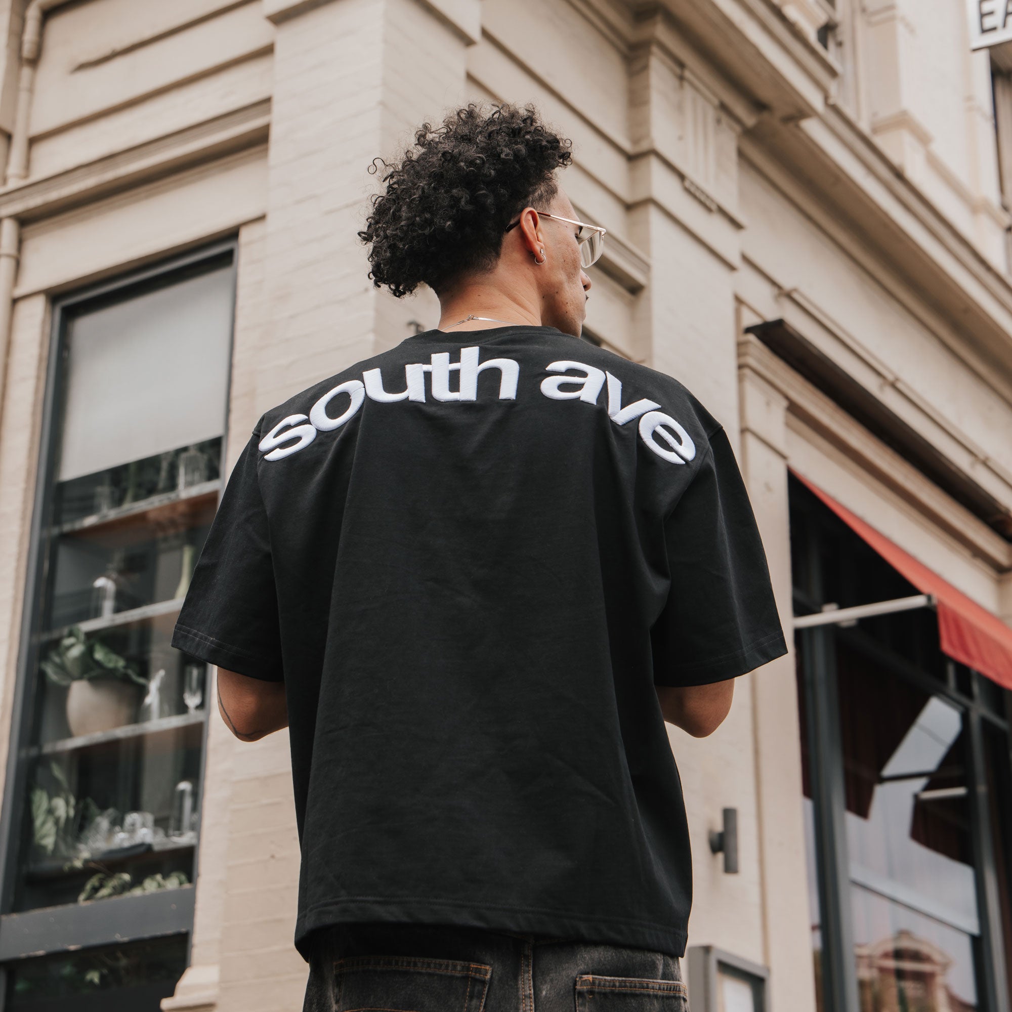 BLACK TEE