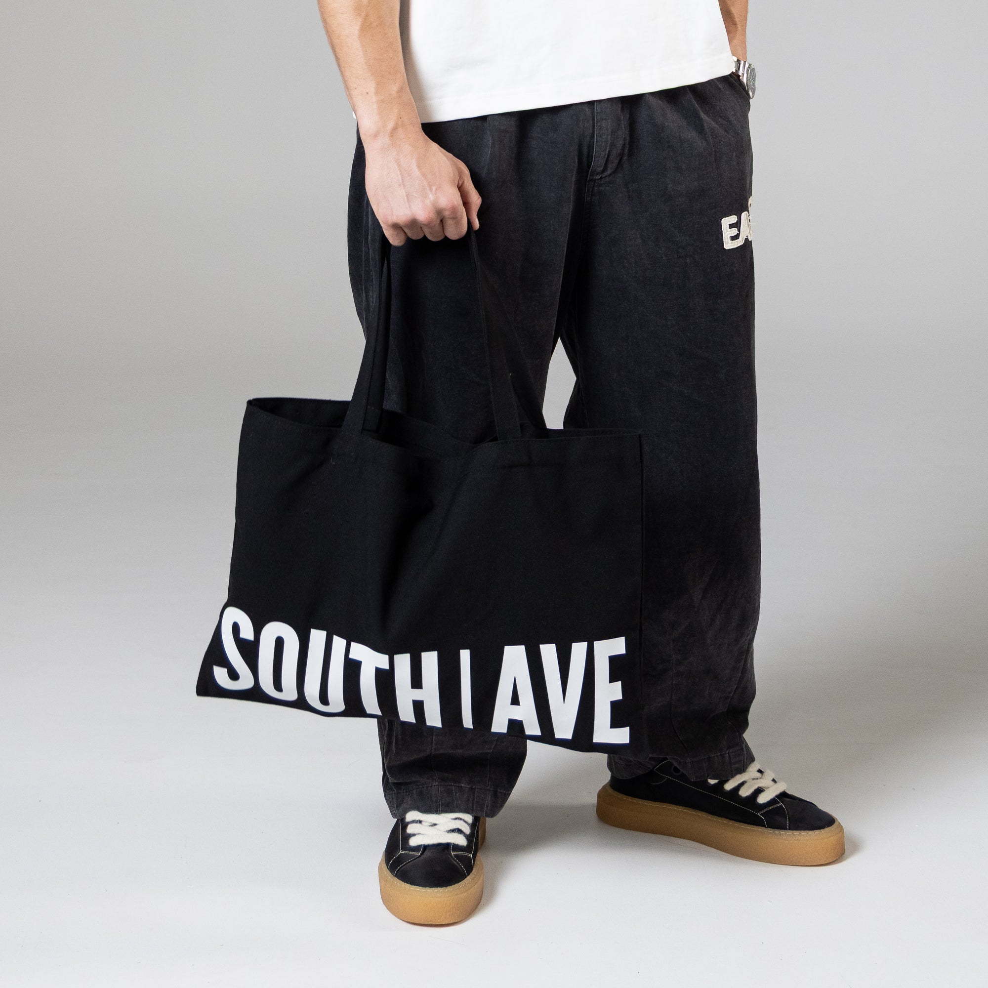 BLACK TOTE BAG