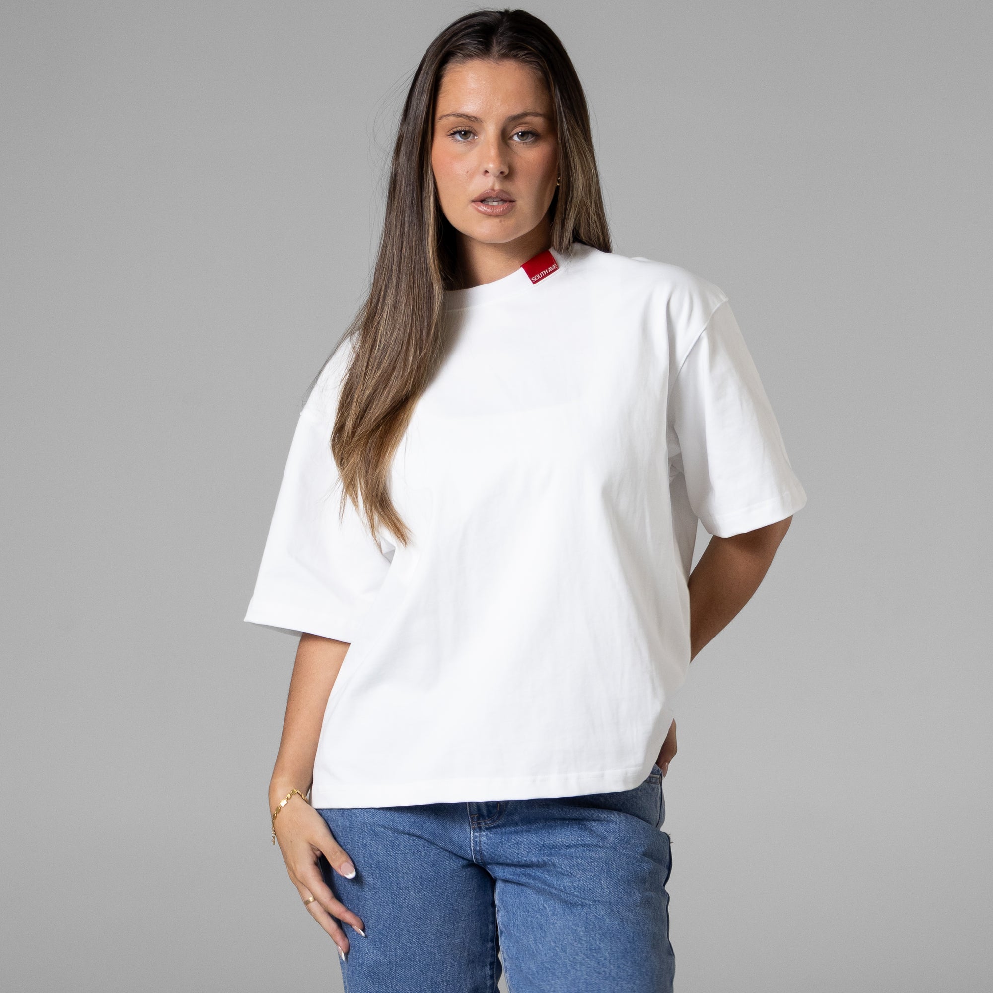 WHITE TEE